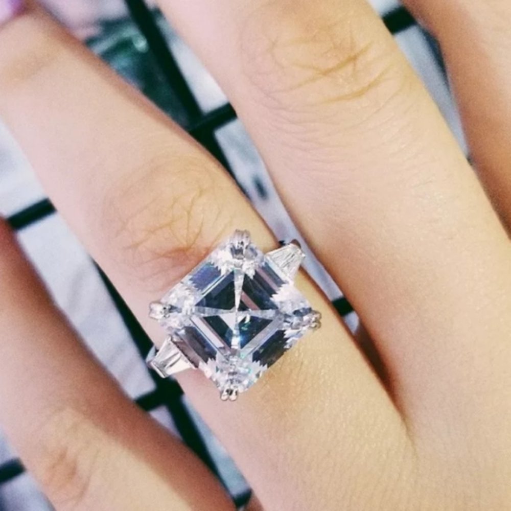 NEW Huge 9.5 Carat Asscher Diamond Wedding Ring - Picture 4 of 6